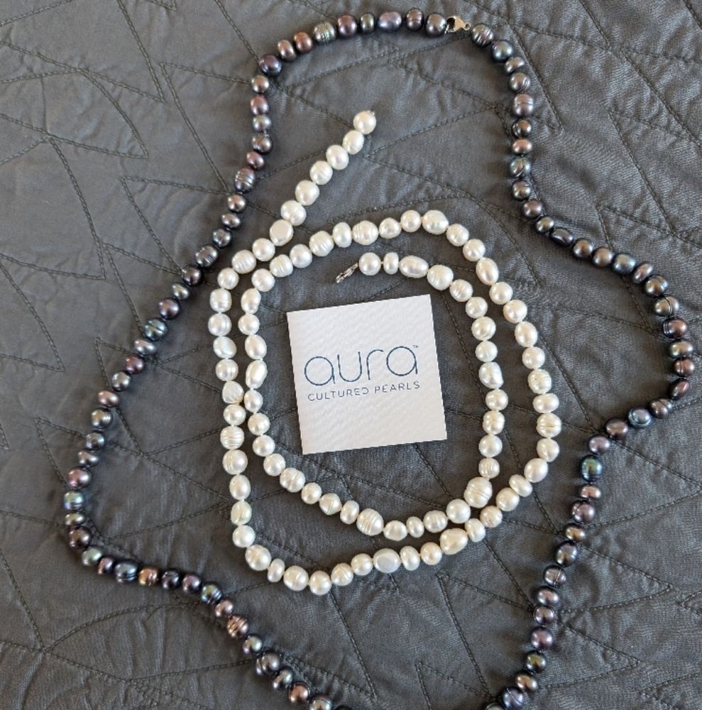 Cultured Pearls Black and White Pearl Necklace